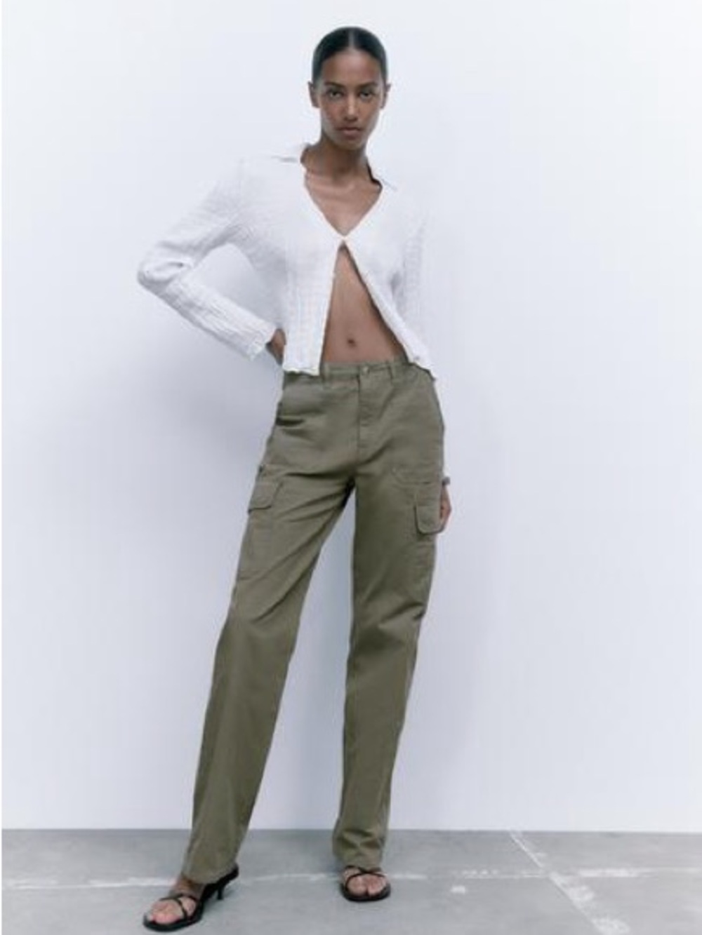Zara Ladies Relaxed Leg Cargo pant size 6 / small
